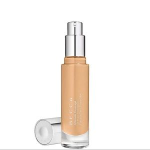Becca Ultimate Coverage 24hr Foundation in shade Sand. NEVER USED. Long Lasting.